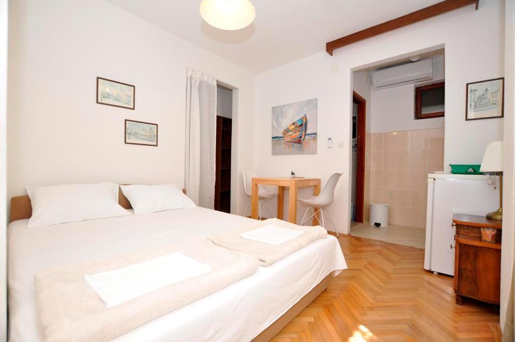 Apartmani More Drvenik  Buitenkant foto